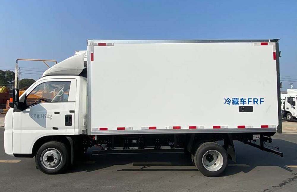BYD T4 EV spaces